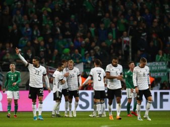 Neben der Freude über das EM-Ticket gibt es auch noch Geld: Die Nationalspieler erhlaten vom DFB eine Prämie. Foto: Christian Charisius/dpa Neben der Freude über das EM-Ticket gibt es auch noch Geld: Die Nationalspieler erhlaten vom DFB eine Prämie. Foto: Christian Charisius/dpa