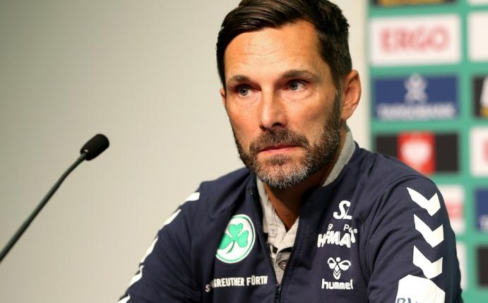 Trainer Stefan Leitl verlängert in Fürth
