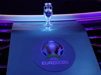 Die Auslosung für die Fußball-EM wird laut UEFA weniger kompliziert als befürchtet. Foto: Christian Charisius/dpa Die Auslosung für die Fußball-EM wird laut UEFA weniger kompliziert als befürchtet. Foto: Christian Charisius/dpa