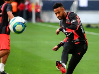 Könnte schon bald wieder für Paris Saint-Germain auflaufen: Neymar. Foto: Bob Edme/AP/dpa Könnte schon bald wieder für Paris Saint-Germain auflaufen: Neymar. Foto: Bob Edme/AP/dpa