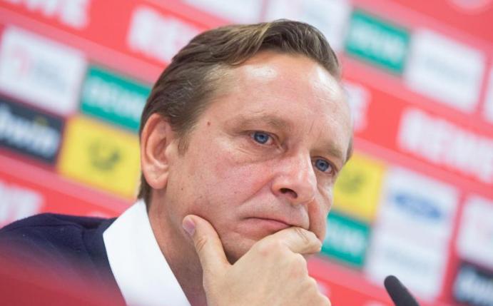 Der neue Sportchef Horst Heldt möchte Lukas Podolski zurück nach Köln holen. Foto: Rolf Vennenbernd/dpa