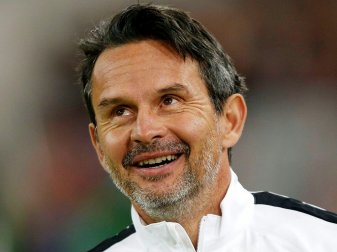 Drei Punkte für Erzgebirge Aue und Trainer Dirk Schuster Drei Punkte für Erzgebirge Aue und Trainer Dirk Schuster