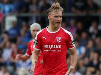 Björn Jopek erzielt in 72. Minute das 2:0 Björn Jopek erzielt in 72. Minute das 2:0