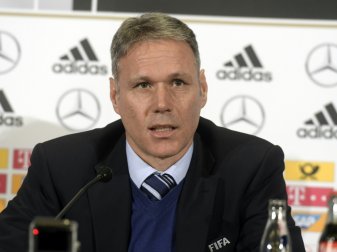 Van Basten entschuldigte sich für seinen Spruch Van Basten entschuldigte sich für seinen Spruch