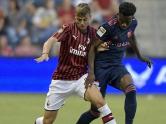 Daniel Maldini (l.) stand erstmals im Kader AC Mailands Daniel Maldini (l.) stand erstmals im Kader AC Mailands