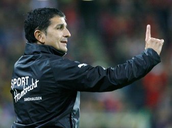 Ernüchtert: 96-Trainer Kenan Kocak Ernüchtert: 96-Trainer Kenan Kocak