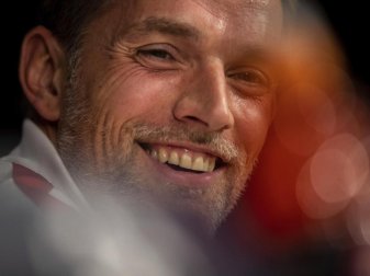 Die Arbeit mit dem Trainer von Paris Saint-Germain ist nicht immer einfach: Thomas Tuchel auf einer Pressekonferenz. Foto: Bernat Armangue/AP/dpa Die Arbeit mit dem Trainer von Paris Saint-Germain ist nicht immer einfach: Thomas Tuchel auf einer Pressekonferenz. Foto: Bernat Armangue/AP/dpa