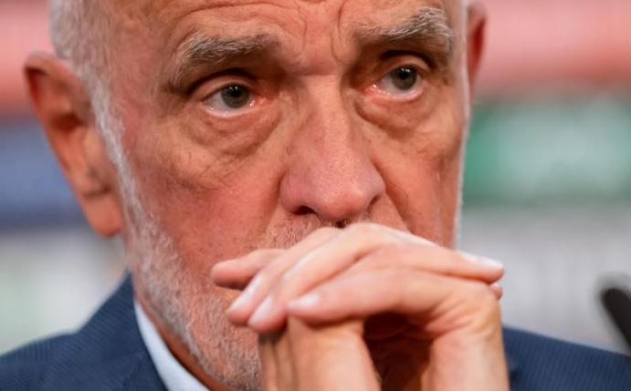 Martin Kind kann sich Neuzugänge für Hannover 96 vorstellen. Foto: Peter Steffen/dpa