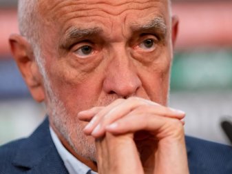 Martin Kind kann sich Neuzugänge für Hannover 96 vorstellen. Foto: Peter Steffen/dpa Martin Kind kann sich Neuzugänge für Hannover 96 vorstellen. Foto: Peter Steffen/dpa