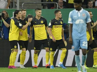 Lucien Favre setzt auf Schulz, Reus und Weigl (v.l.) Lucien Favre setzt auf Schulz, Reus und Weigl (v.l.)