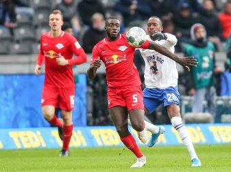 Spielt gegen Benfica Lissabon von Anfang an: Dayot Upamecano. Foto: Andreas Gora/dpa Spielt gegen Benfica Lissabon von Anfang an: Dayot Upamecano. Foto: Andreas Gora/dpa