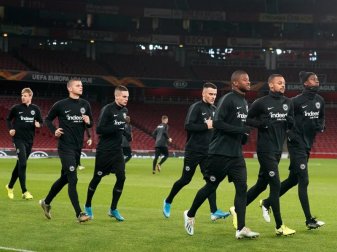 Die Spieler von Eintracht Frankfurt stehen beim FC Arsenal unter Erfolgsdruck. Foto: John Walton/PA Wire/dpa Die Spieler von Eintracht Frankfurt stehen beim FC Arsenal unter Erfolgsdruck. Foto: John Walton/PA Wire/dpa