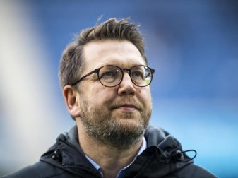 Martin Przondziono, Sport-Geschäftsführer des SC Paderborn, guckt sich nach neuen Spielern um. Foto: David Inderlied/dpa Martin Przondziono, Sport-Geschäftsführer des SC Paderborn, guckt sich nach neuen Spielern um. Foto: David Inderlied/dpa