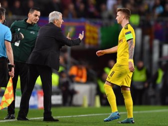 BVB-Trainer Lucien Favre spricht mit Marco Reus. Foto: Marius Becker/dpa BVB-Trainer Lucien Favre spricht mit Marco Reus. Foto: Marius Becker/dpa