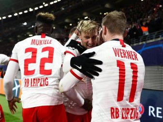 Machte Leipzig mit seinen späten Toren glücklich: Emil Forsberg (M). Foto: Jan Woitas/dpa Machte Leipzig mit seinen späten Toren glücklich: Emil Forsberg (M). Foto: Jan Woitas/dpa