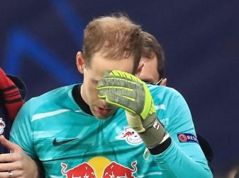 Hat sich beim Spiel gegen Benfica Lissabon eine Schädelprellung zugezogen: Leipzigs Torwart Peter Gulacsi. Foto: Jan Woitas/dpa Hat sich beim Spiel gegen Benfica Lissabon eine Schädelprellung zugezogen: Leipzigs Torwart Peter Gulacsi. Foto: Jan Woitas/dpa
