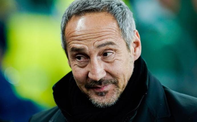 Frankfurts Trainer Adi Hütter siegte mit seinem Team beim FC Arsenal. Foto: Uwe Anspach/dpa