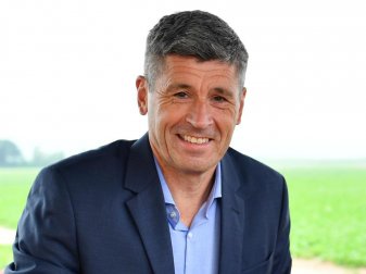 Markus Merk will den 1. FC Kaiserslautern retten. Foto: Julian Stähle/dpa