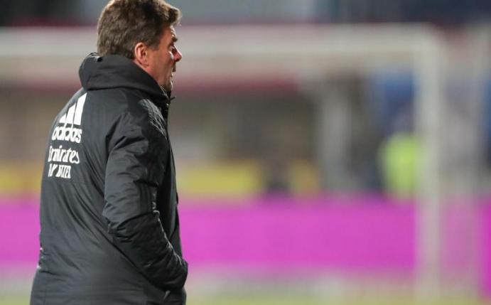 War nach der Niederlage beim VfL Osnabrück bedient: HSV-Coach Dieter Hecking. Foto: Friso Gentsch/dpa