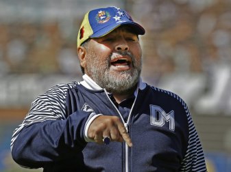 Maradona äußerte sich abfällig über einen Schiedsrichter Maradona äußerte sich abfällig über einen Schiedsrichter