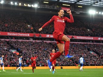 Virgil van Dijk brachte Liverpool per Doppelpack 2:0 in Front. Foto: Anthony Devlin/PA Wire/dpa Virgil van Dijk brachte Liverpool per Doppelpack 2:0 in Front. Foto: Anthony Devlin/PA Wire/dpa