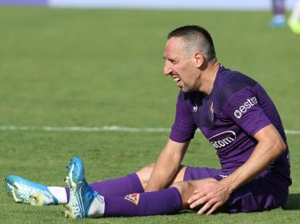 Ribery musste in Halbzeitpause verletzt vom Platz Ribery musste in Halbzeitpause verletzt vom Platz