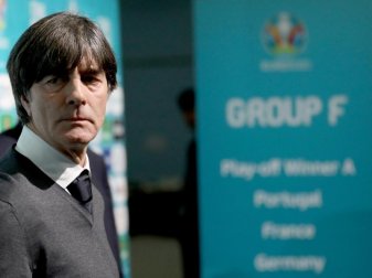 Für Bundestrainer Joachim Löw und sein Team wird die Gruppe F bei der EM 2020 eine echte Herausforderung. Foto: Christian Charisius/dpa Für Bundestrainer Joachim Löw und sein Team wird die Gruppe F bei der EM 2020 eine echte Herausforderung. Foto: Christian Charisius/dpa