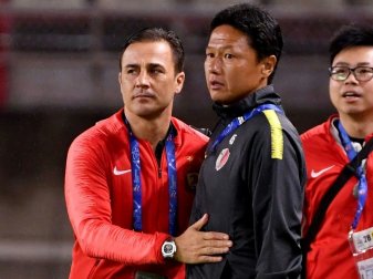 Fabio Cannavaro (l.) holt chinesische Meisterschaft Fabio Cannavaro (l.) holt chinesische Meisterschaft