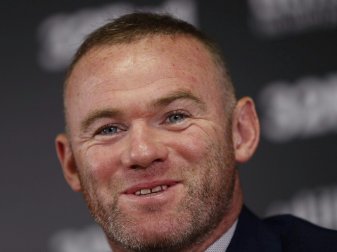 Wayne Rooney mit viel Applaus empfangen Wayne Rooney mit viel Applaus empfangen