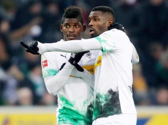 Gladbacher Sieggaranten: Marcus Thuram (r) und Breel Embolo. Foto: Roland Weihrauch/dpa Gladbacher Sieggaranten: Marcus Thuram (r) und Breel Embolo. Foto: Roland Weihrauch/dpa