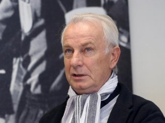 Spricht über die Rivalität mit dem FC Köln: Der ehemalige Gladbacher Spieler Rainer Bonhof erinnert sich. Foto: Roland Weihrauch/dpa Spricht über die Rivalität mit dem FC Köln: Der ehemalige Gladbacher Spieler Rainer Bonhof erinnert sich. Foto: Roland Weihrauch/dpa