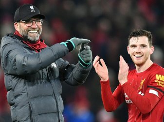 Klopp (l.) bekommt es mit dem Lokalrivalen zu tun Klopp (l.) bekommt es mit dem Lokalrivalen zu tun