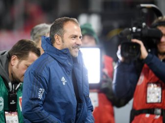 Hansi Flick geht mit seiner Situation als Trainer des FC Bayern München weiter entspannt um. Foto: Tobias Hase/dpa Hansi Flick geht mit seiner Situation als Trainer des FC Bayern München weiter entspannt um. Foto: Tobias Hase/dpa