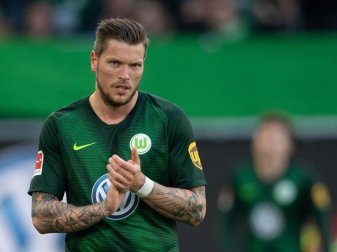 Kritisiert die hohen Ablösesummen im Fußball: Wolfsburgs Daniel Ginczek. Foto: Swen Pförtner/dpa