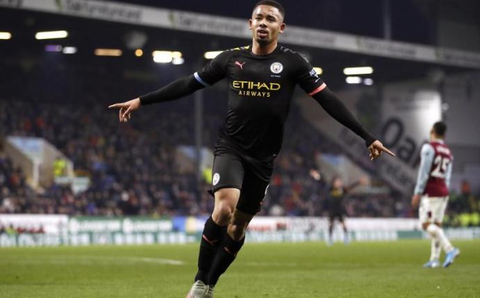 Gabriel Jesus hat für Manchester City das 1:0 gegen den FC Burnley erzielt und feiert seinen Treffer. Foto: Martin Rickett/PA Wire/dpa