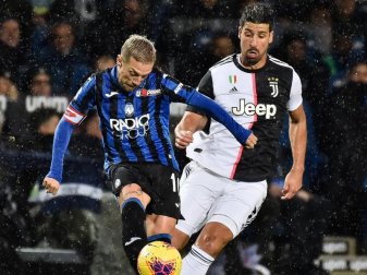 Wird erneut am Knie operiert: Sami Khedira (r) von Juventus Turin. Foto: Gianluca Checchi/Lapresse/Lapresse via ZUMA Press/dpa Wird erneut am Knie operiert: Sami Khedira (r) von Juventus Turin. Foto: Gianluca Checchi/Lapresse/Lapresse via ZUMA Press/dpa