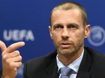 Will in den europäischen Wettbewerben die Abseitsregel ändern: UEFA-Präsident Aleksander Ceferin. Foto: Laurent Gillieron/KEYSTONE/dpa Will in den europäischen Wettbewerben die Abseitsregel ändern: UEFA-Präsident Aleksander Ceferin. Foto: Laurent Gillieron/KEYSTONE/dpa