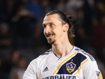 Sorgt wieder für Schlagzeilen: Der schwedische Stürmerstar Zlatan Ibrahimovic. Foto: Joel Marklund/Bildbyran via ZUMA Press/dpa Sorgt wieder für Schlagzeilen: Der schwedische Stürmerstar Zlatan Ibrahimovic. Foto: Joel Marklund/Bildbyran via ZUMA Press/dpa