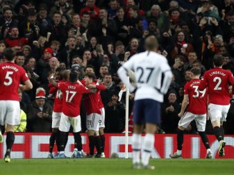 Die Spieler von Manchester United feiern das 1:0 im Spiel gegen Tottenham Hotspur. Foto: Martin Rickett/PA Wire/dpa Die Spieler von Manchester United feiern das 1:0 im Spiel gegen Tottenham Hotspur. Foto: Martin Rickett/PA Wire/dpa