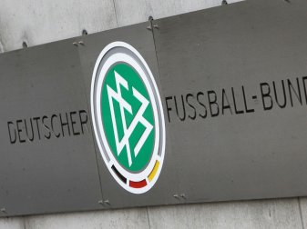 DFB reduziert Gladbacher Geldstrafe nach Täterermittlung DFB reduziert Gladbacher Geldstrafe nach Täterermittlung