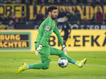 Hat mit Dortmund weiter die Meisterschaft als Ziel: BVB-Keeper Roman Bürki. Foto: David Inderlied/dpa Hat mit Dortmund weiter die Meisterschaft als Ziel: BVB-Keeper Roman Bürki. Foto: David Inderlied/dpa
