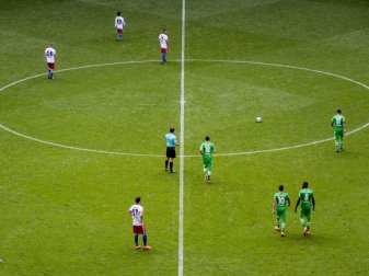 Die Fußball-Bundesliga startet vom 21. bis 23. August 2020 in die neue Spielzeit, am 31. August beginnt die 2. Liga. Foto: Axel Heimken/dpa