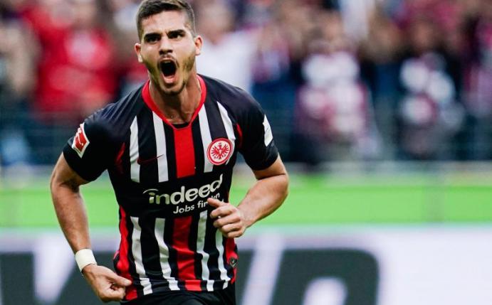 Eintracht Frankfurt setzt gegen Hertha auf Stürmer André Silva. Foto: Uwe Anspach/dpa