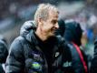 Berlins Trainer Jürgen Klinsmann ist ein Befürworter des Videobeweises. Foto: Uwe Anspach/dpa
