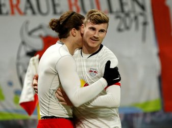 Nationalspieler Timo Werner (r.) trifft doppelt Nationalspieler Timo Werner (r.) trifft doppelt