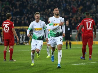 Borussia Mönchengladbach schlägt die Bayern mit 2:1 Borussia Mönchengladbach schlägt die Bayern mit 2:1