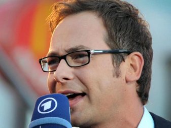 Moderator Matthias Opdenhövel hat in der Sportschau versehentlich vor dem Beitrag zu einem Spiel den Ausgang verraten. Foto: Angelika Warmuth/dpa Moderator Matthias Opdenhövel hat in der Sportschau versehentlich vor dem Beitrag zu einem Spiel den Ausgang verraten. Foto: Angelika Warmuth/dpa