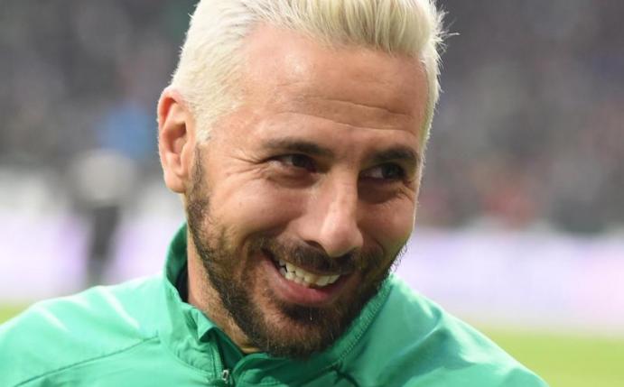 Werders Claudio Pizarro hat im Alter von 41 Jahren einen weiteren Bundesliga-Rekord aufgestellt. Foto: Carmen Jaspersen