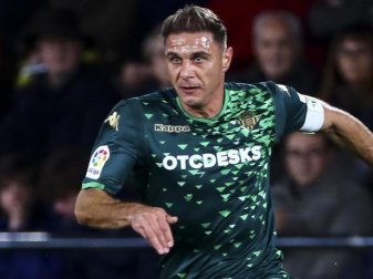 Erzielte drei Tore binnen 18 Minuten: Joaquín Sanchez von Betis Sevilla. Foto: JOSE M. FERNANDEZ DE VELASCO/gtres/dpa Erzielte drei Tore binnen 18 Minuten: Joaquín Sanchez von Betis Sevilla. Foto: JOSE M. FERNANDEZ DE VELASCO/gtres/dpa