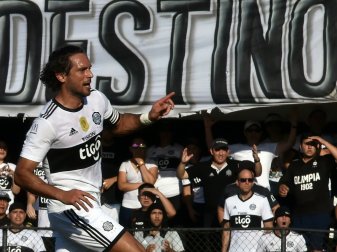 Altstar Roque Santa Cruz führt Olimpia zum Titel Altstar Roque Santa Cruz führt Olimpia zum Titel